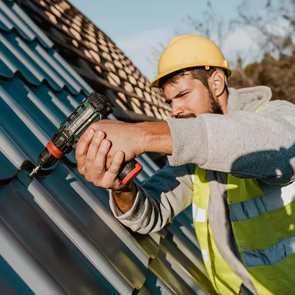 Why Bedford Homeowners Choose Bedford Roofing Service for Steel Roof Repair Service?